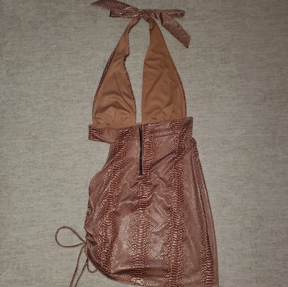 FAUX SNAKESKIN MINI DRESS 🖤 - Picture 4 of 7